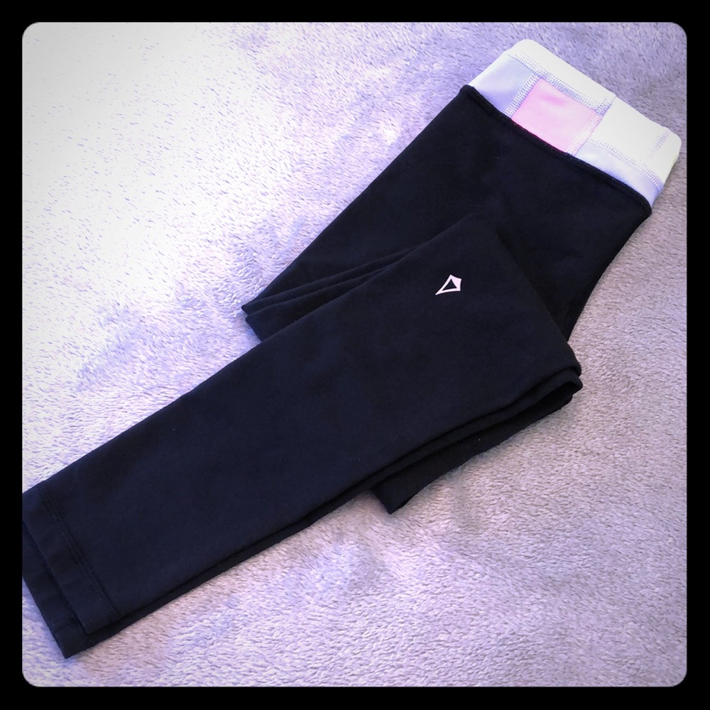 Ivivva by lululemon Girls 8 Blk Rhythmic Tight